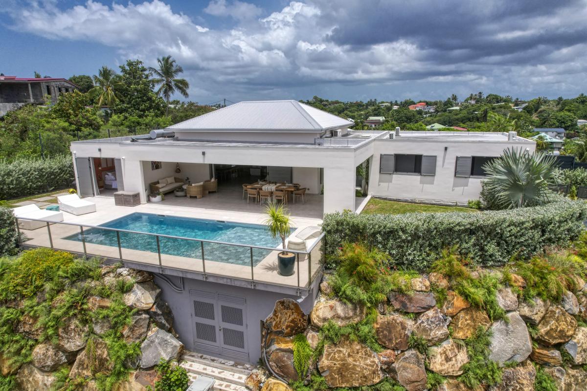 44.Location villa piscine Gosier Guadeloupe_Vue Ensemble